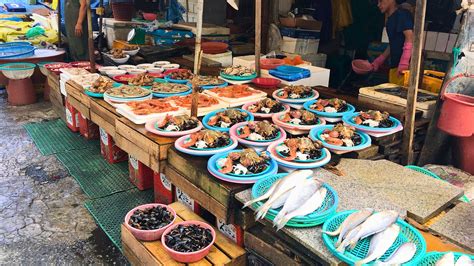 부산 자갈치시장, 바다의 맛과 도시의 역사가 어우러진 장소